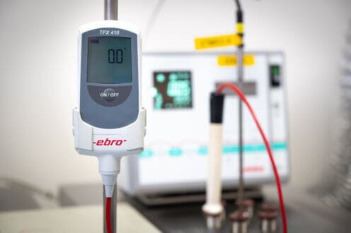 ebro termometer TFX v kalibracijski kopeli, na točki 0