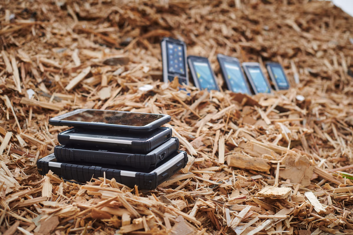 Robustni računalniki, vsestranski terenski dlančniki, kompaktni pametni telefoni, industrijski telefoni in tablice, dodatna oprema - NAUTIZ, ALGIZ.