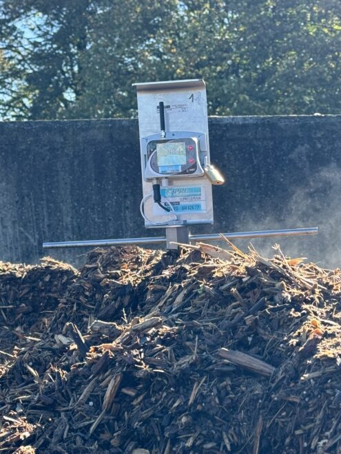 temperaturno tipalo Pt1000, temperaturni senzor Pt1000, Pt1000 tipalo, temperaturni nadzor odlagališč, nadzor temperature odpadkov, samovžig odlagališča, preprečevanje samovžiga, požarna varnost odlagališča, senzor za odlagališča, temperaturni senzor za smetišča, ELPRO LEPENIK tipalo, merjenje temperature odlagališče, nadzor komunalnih odpadkov, nadzor plastike odlagališče, nadzor biomase odlagališče, Pt1000 temperaturno tipalo ELPRO, temperaturni logger GSM, U0121G data logger, brezžični logger Pt1000, COMET Cloud nadzor, SMS alarmi odlagališče, opozorila za samovžig, monitoring temperature odpadkov, temperaturni nadzor smetišča, temperaturni nadzor biomasa, temperaturni nadzor plastika, robustno temperaturno tipalo, inox temperaturno tipalo, nerjaveče jeklo tipalo, senzor v konici tipala, GSM temperaturni nadzor, brezžični temperaturni nadzor, IP67 temperaturni senzor, IP68 temperaturno tipalo, Pt1000 merilni element, natančno merjenje temperature, merjenje temperature v globini kupa, nadzor toplote odlagališče, preprečevanje požarov odlagališče, temperaturni sistem ELPRO LEPENIK, industrijski temperaturni senzor, litijeva baterija tipalo, USB-C polnjenje tipala, oblak nadzor odlagališče, realnočasovni nadzor temperature, nadzor žarišč odpadkov, zgodnje odkrivanje požarov odlagališče, temperaturna sonda Pt1000, merjenje toplote odpadkov, temperaturno spremljanje smetišč, temperaturno spremljanje biomase, temperaturno spremljanje plastike, varnost odlagališč, požarni alarm odpadkov, pametni nadzor odlagališča, GSM obvestila požari, oblačni monitoring odpadkov, industrijski nadzor toplote, spremljanje temperature v kupih, pametni alarmi odlagališča, učinkovita požarna zaščita, nadzor odpadkov s tipali, Pt1000 senzorji ELPRO, temperaturno tipalo za odlagališča, senzorji za preprečevanje požarov, monitoring smetišča GSM, temperaturni logger za industrijo, brezžični nadzor odlagališča, natančni senzorji ELPRO, sistem proti požarom odlagališča.