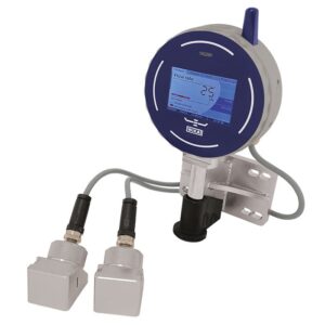 WIKA ClampSonic™4 FLC-CS4 je clamp-on ultrazvočni merilnik pretoka za neinvazivno, dvosmerno merjenje procesnih tekočin brez posega v cevovod.